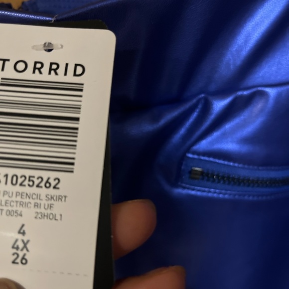 💙NWT Bad azzzzz gorgeous Shiny blue faux leather pencil skirt size 26.. - Picture 5 of 8
